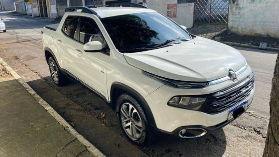 FIAT TORO 2.4 16V MULTIAIR FLEX FREEDOM AT9 FIAT TORO 2.4 16V MULTIAIR FLEX FREEDOM AT9